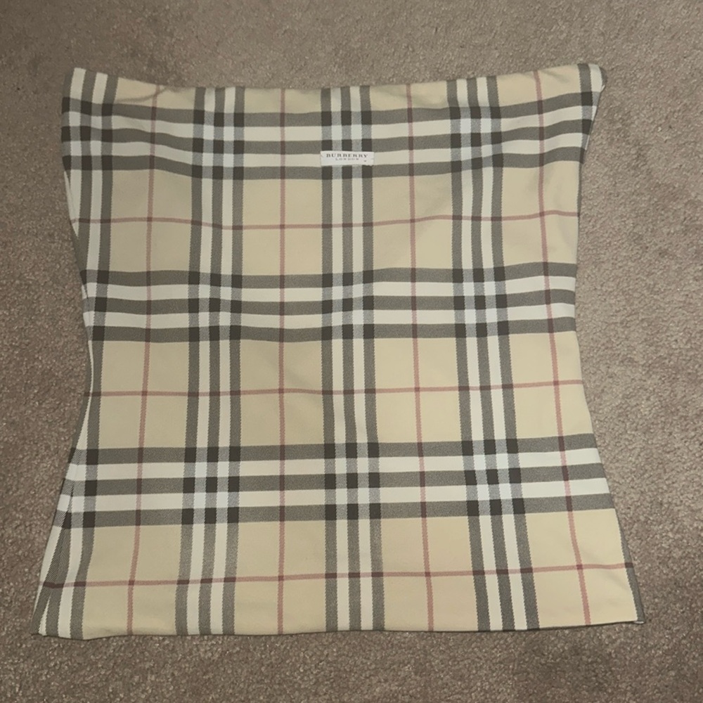 Burberry tube tob